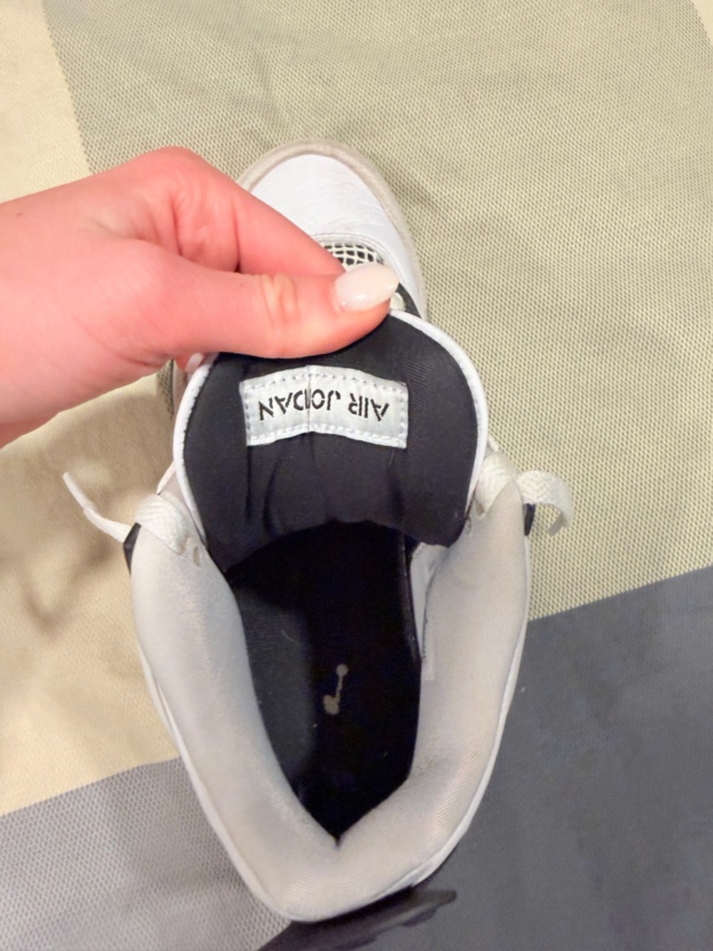 Jordan Men's White and Black Retro Sneakers - Picture 5 of 6